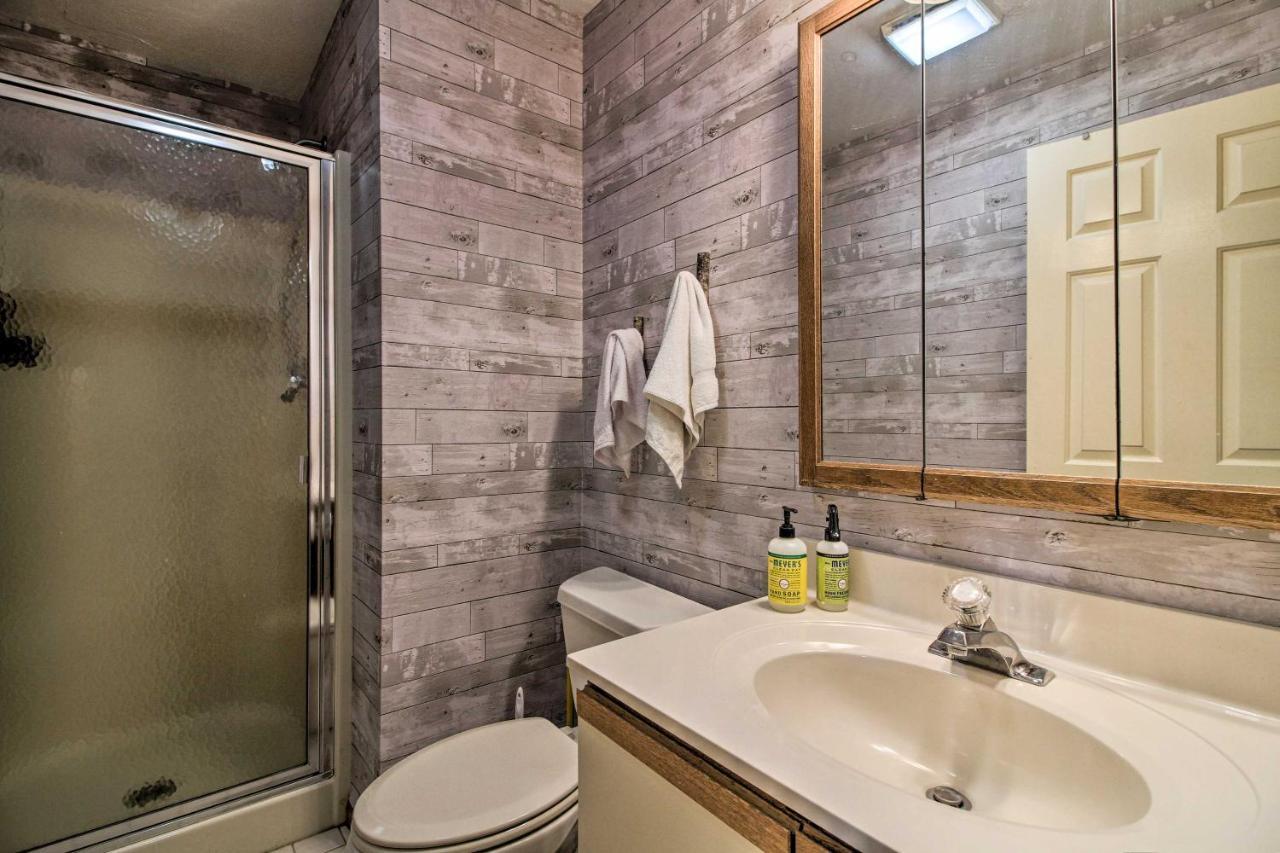 Timber Creek Townhome With 2 Decks And Mtn Views! ウェスト・ドーバー エクステリア 写真