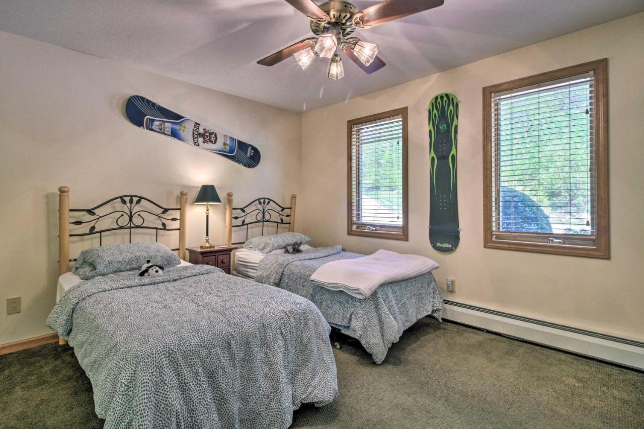 Timber Creek Townhome With 2 Decks And Mtn Views! ウェスト・ドーバー エクステリア 写真