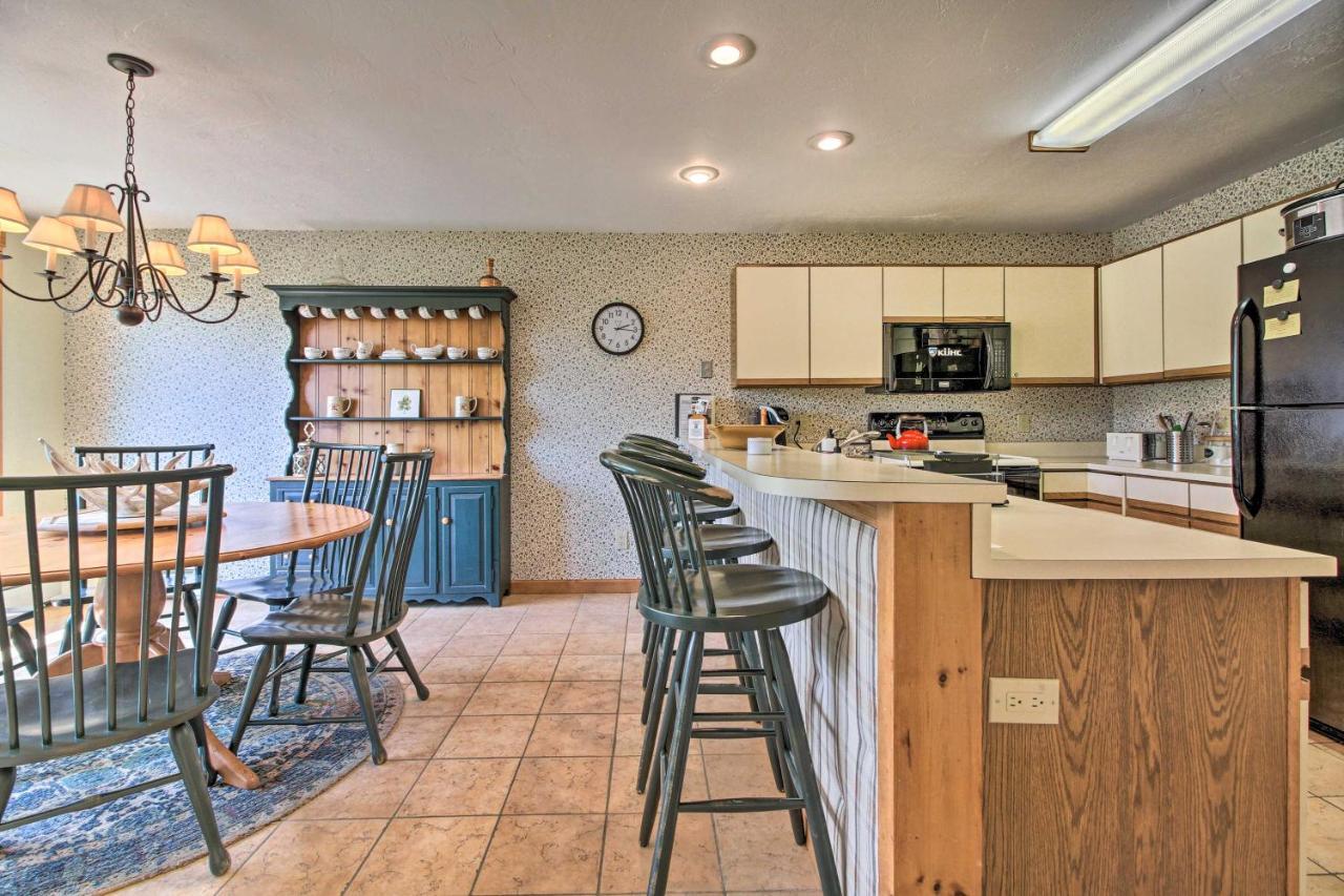 Timber Creek Townhome With 2 Decks And Mtn Views! ウェスト・ドーバー エクステリア 写真