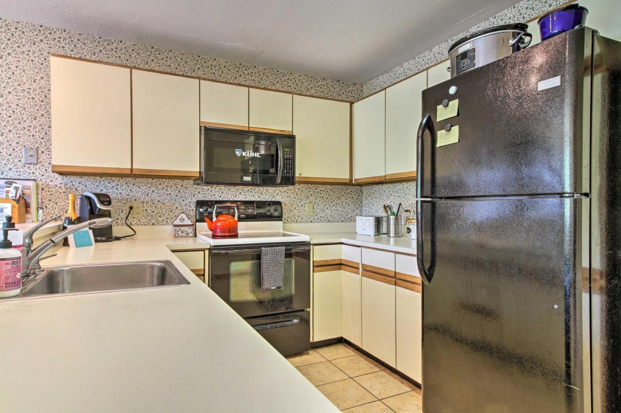 Timber Creek Townhome With 2 Decks And Mtn Views! ウェスト・ドーバー エクステリア 写真