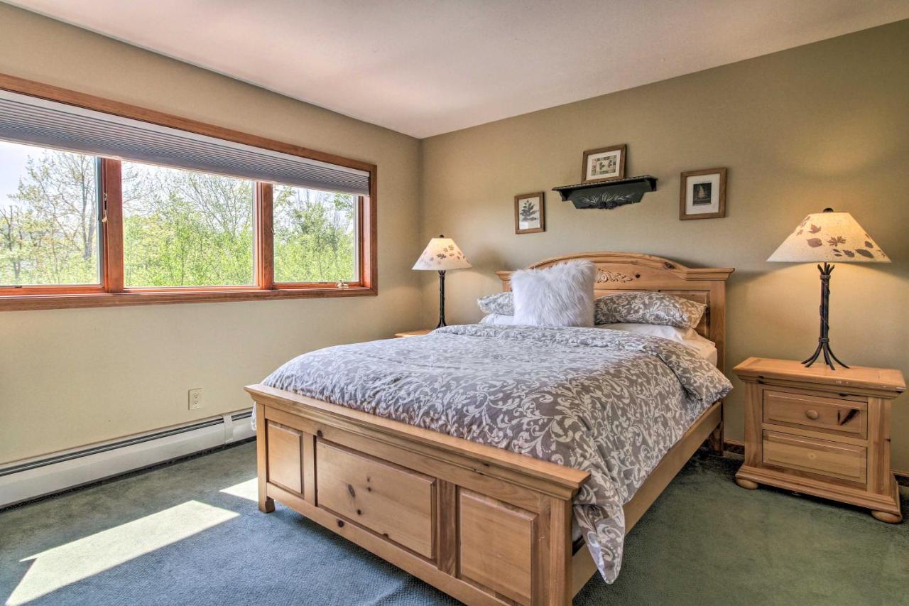 Timber Creek Townhome With 2 Decks And Mtn Views! ウェスト・ドーバー エクステリア 写真